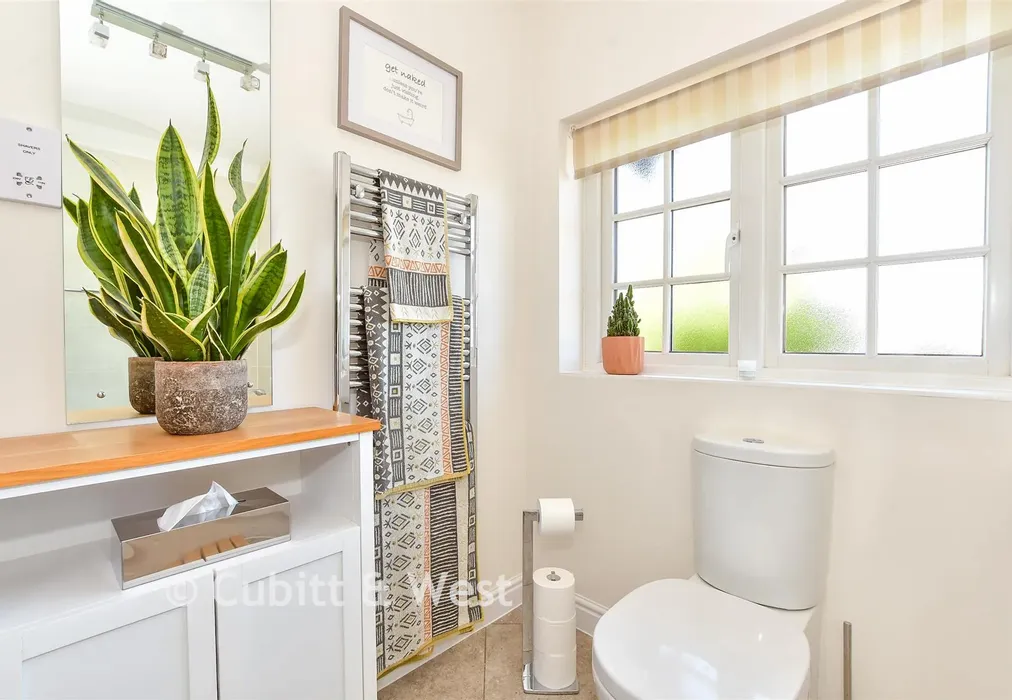 Internal Lifestyle Photograph - Newlands Avenue, Waterlooville, Hampshire - Wards of Kent