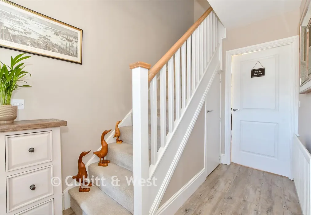 Hallway - Newlands Avenue, Waterlooville, Hampshire - Wards of Kent