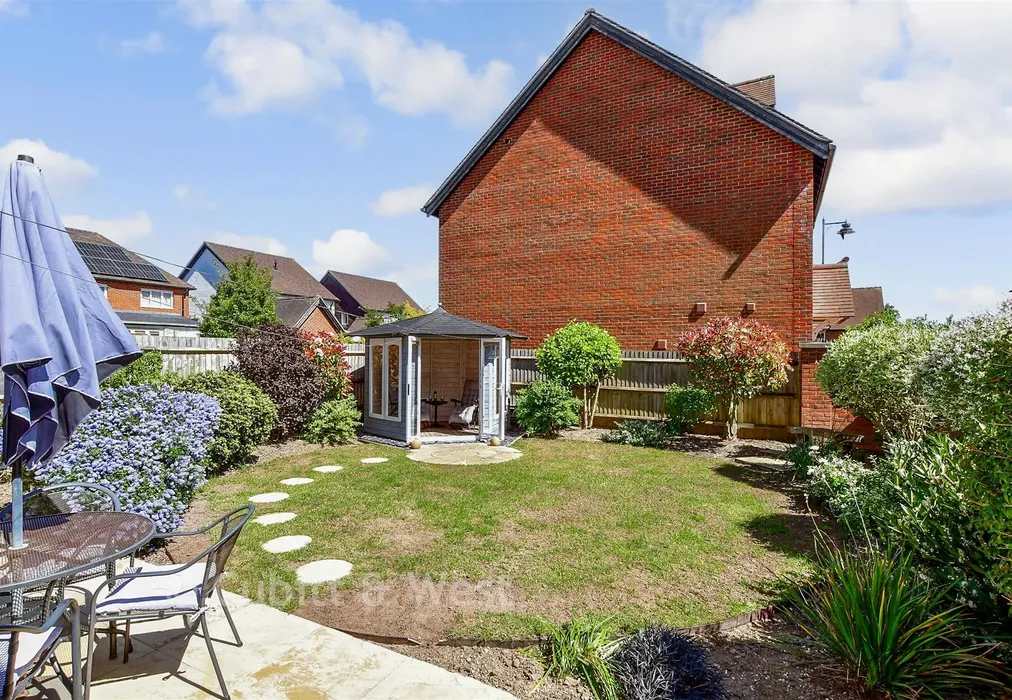 Rear Garden - Newlands Avenue, Waterlooville, Hampshire - Wards of Kent
