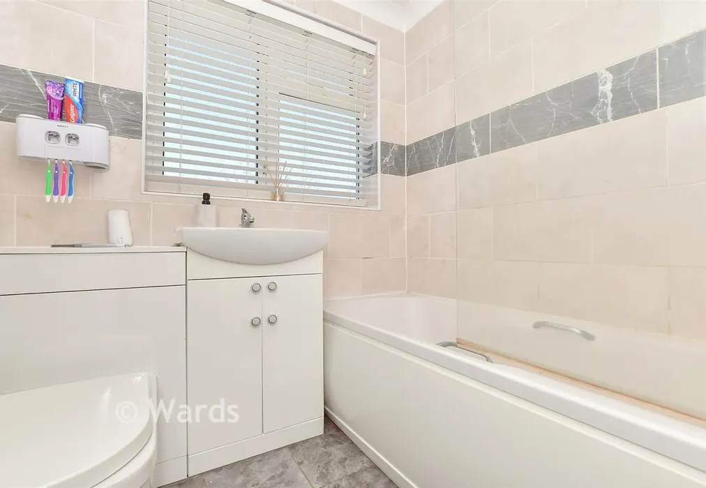 Bathroom - Bybrook Road, Kennington, Kent - Wards of Kent