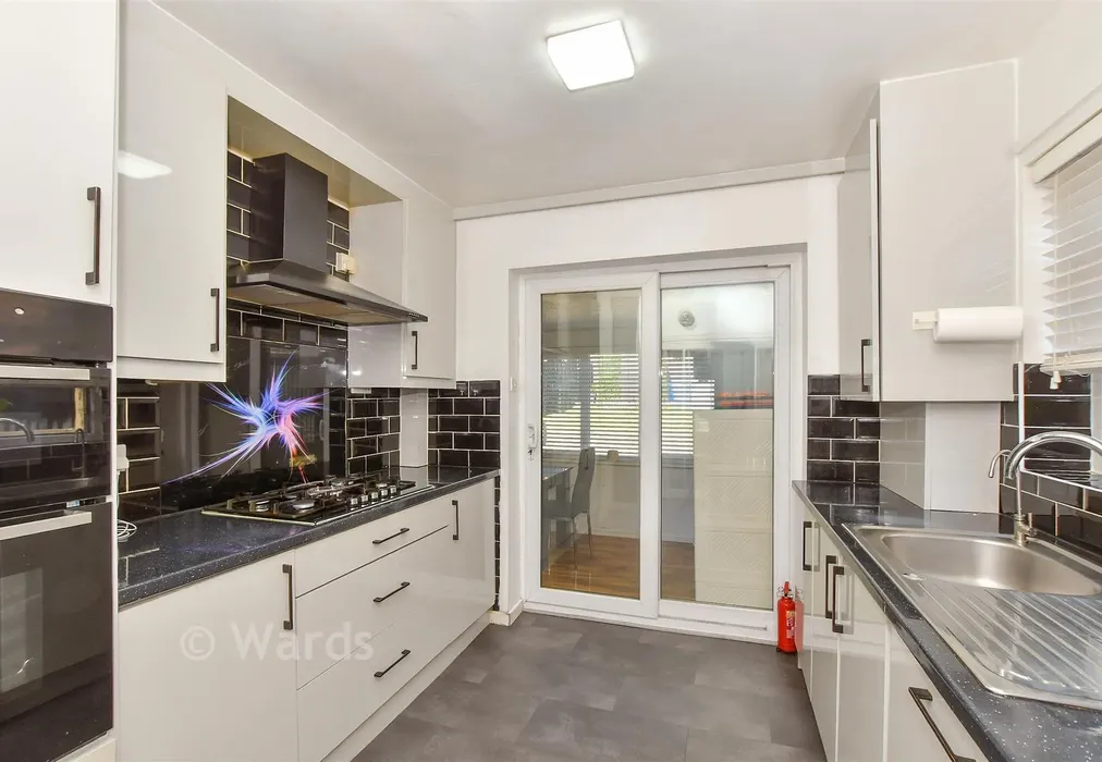 Kitchen - Bybrook Road, Kennington, Kent - Wards of Kent