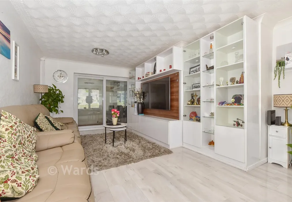 Lounge - Bybrook Road, Kennington, Kent - Wards of Kent
