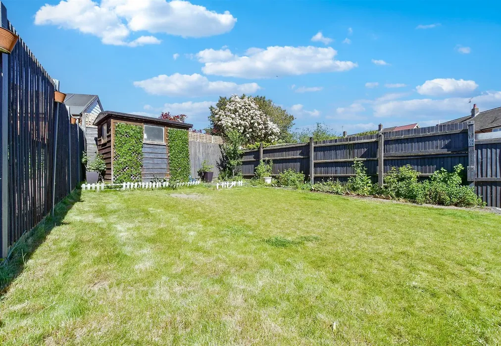 Rear Garden - Bybrook Road, Kennington, Kent - Wards of Kent