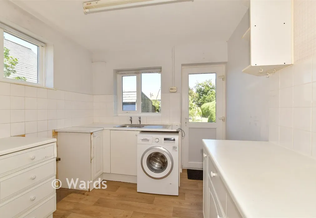 Kitchen - Downs Avenue, Whitstable, Kent - Wards of Kent