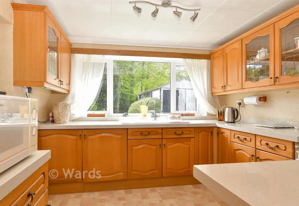 Kitchen - The Grove, West Kingsdown, Sevenoaks, Kent - Wards of Kent