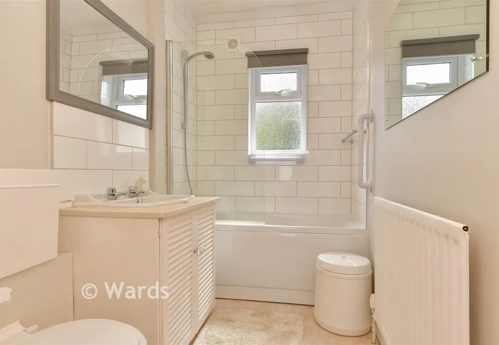 Bathroom - The Grove, West Kingsdown, Sevenoaks, Kent - Wards of Kent