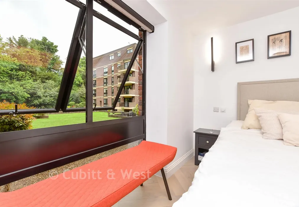 Internal Lifestyle Photograph - Church Street, Epsom, Surrey - Wards of Kent