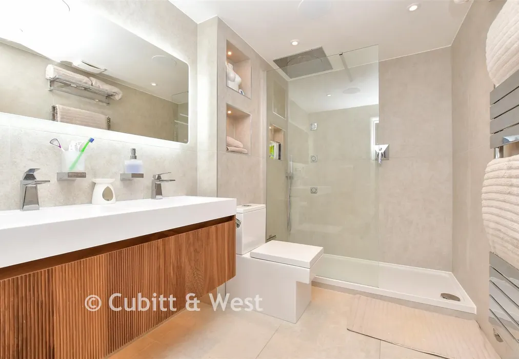 Shower Room - Church Street, Epsom, Surrey - Wards of Kent