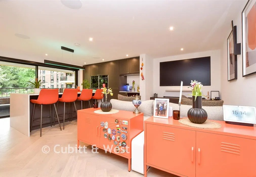 Lounge - Church Street, Epsom, Surrey - Wards of Kent