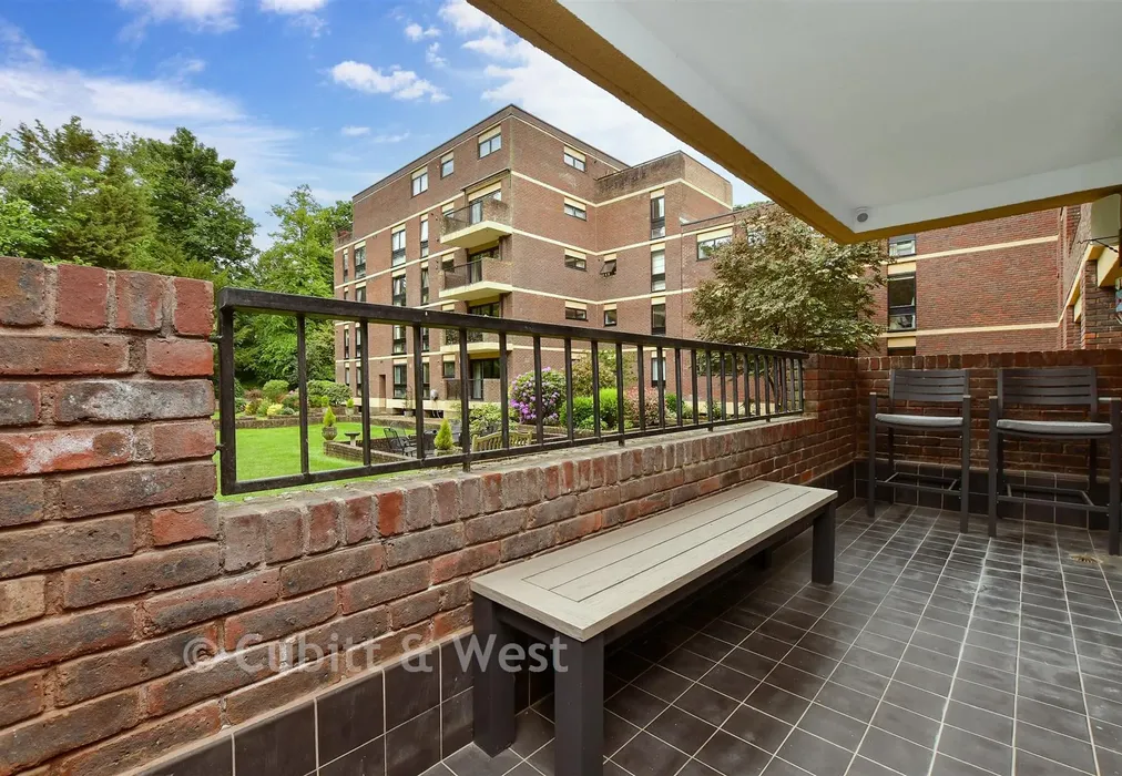 Balcony / Terrace - Church Street, Epsom, Surrey - Wards of Kent