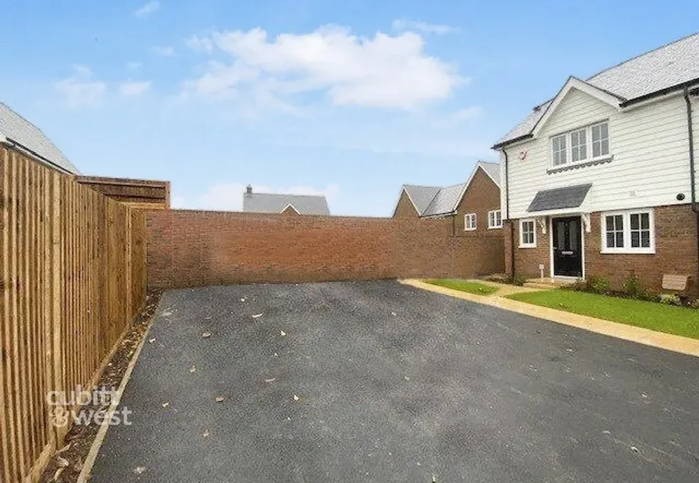 tlc_61aeb466-4b28... - St. Catherine's Close Crowborough TN6 - Wards of Kent
