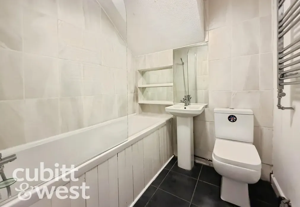Bathroom - South Parade Southsea PO5 - Wards of Kent