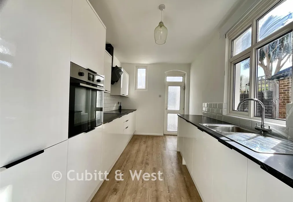 Kitchen - Yorke Road, Reigate, Surrey - Wards of Kent