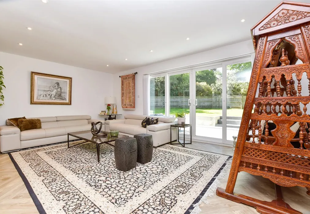 Sitting Area - Welcomes Road, Kenley, Surrey - Wards of Kent