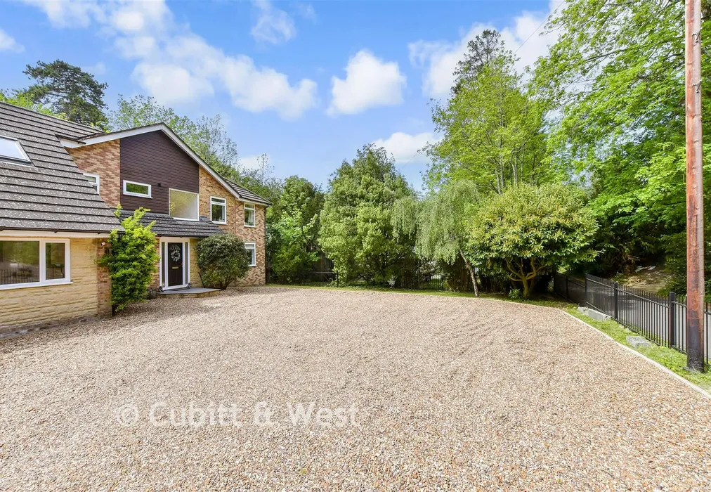 Driveway/Parking - Welcomes Road, Kenley, Surrey - Wards of Kent