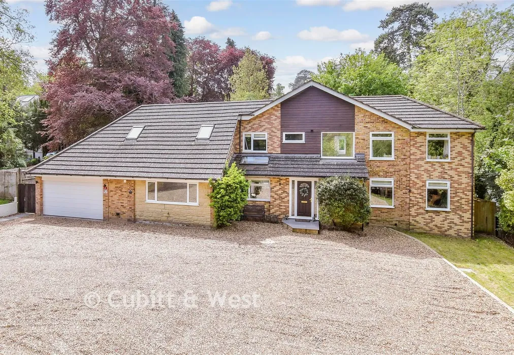 External (Brochure) - Welcomes Road, Kenley, Surrey - Wards of Kent