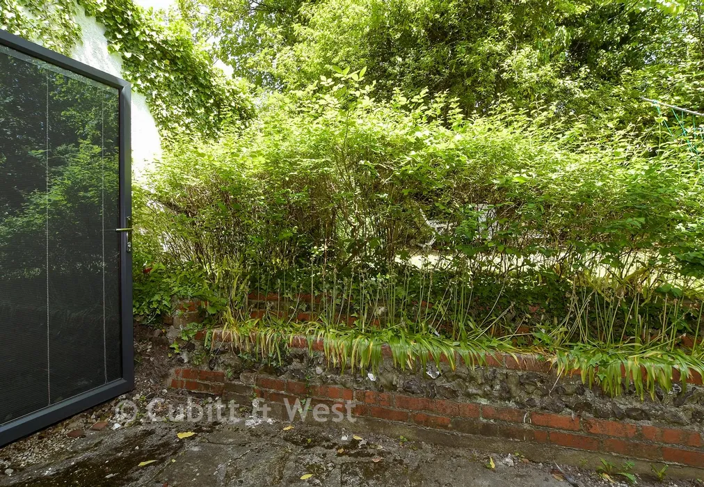 Internal Lifestyle Photograph - Foxley Lane, Purley, Surrey - Wards of Kent