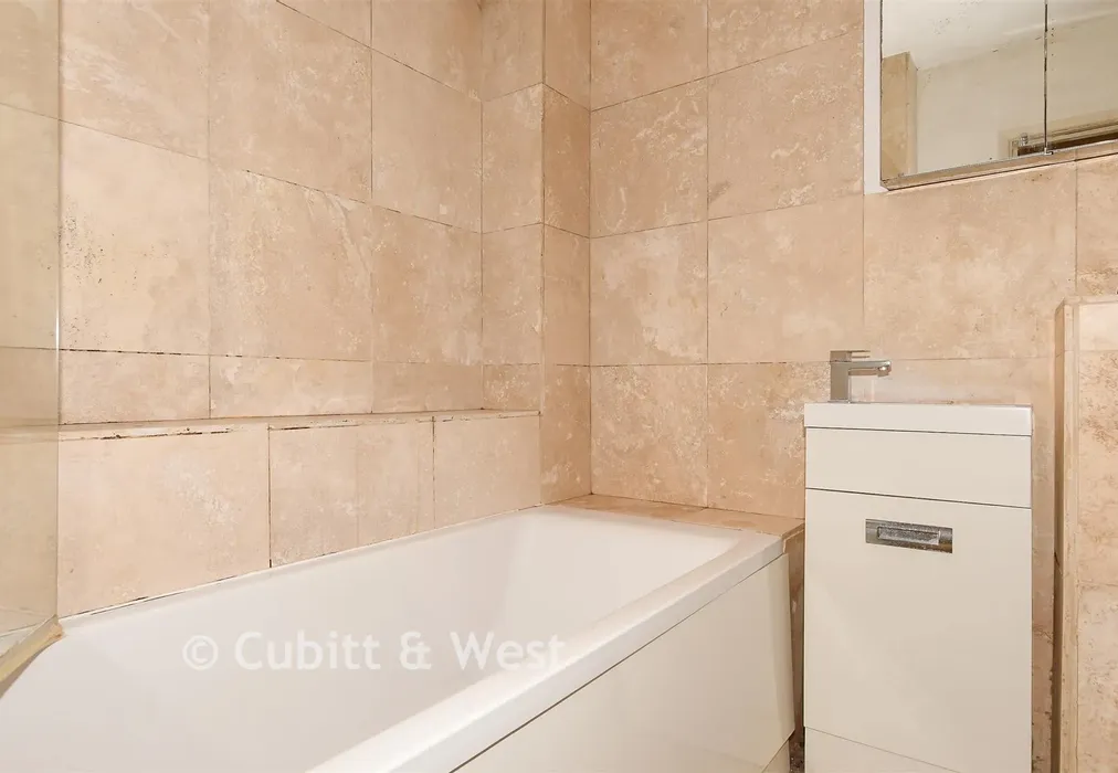 Bathroom - Foxley Lane, Purley, Surrey - Wards of Kent