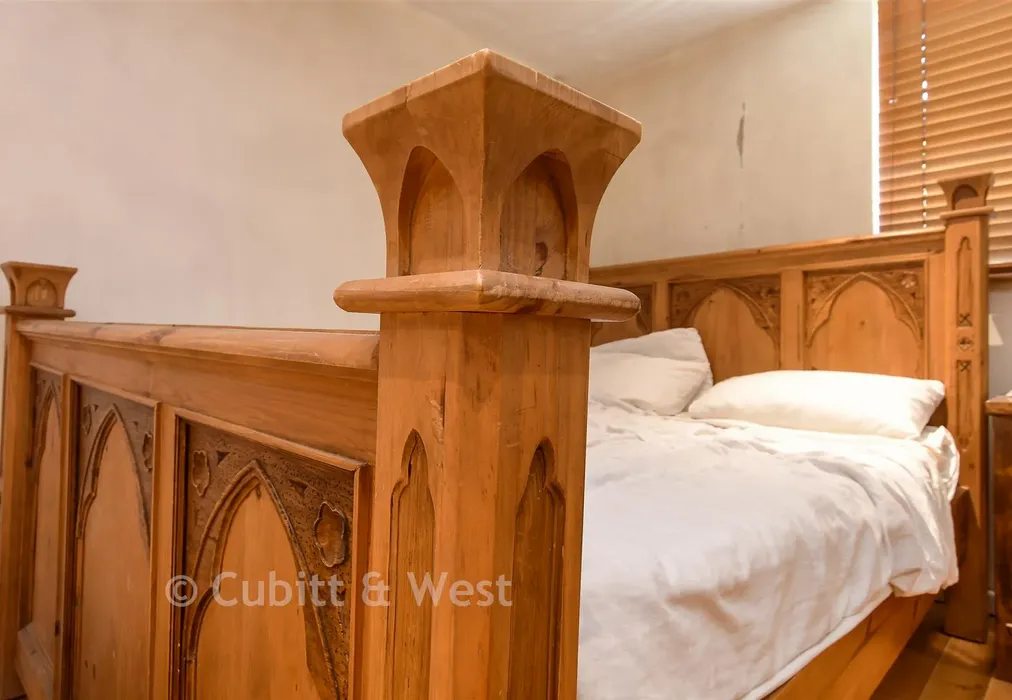 Internal Lifestyle Photograph - Foxley Lane, Purley, Surrey - Wards of Kent