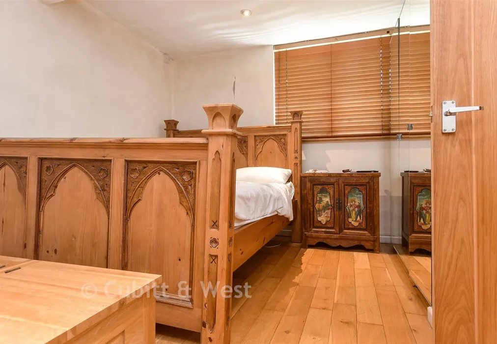 Internal Lifestyle Photograph - Foxley Lane, Purley, Surrey - Wards of Kent