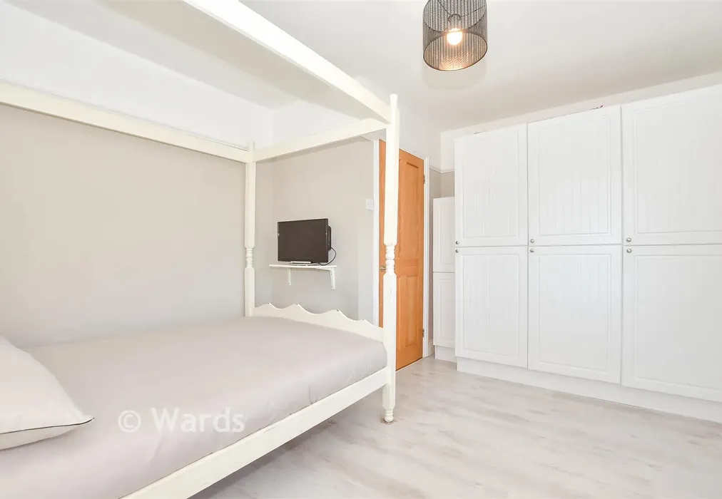 Bedroom 4 - Edinburgh Road, Isle of Grain, Kent - Wards of Kent