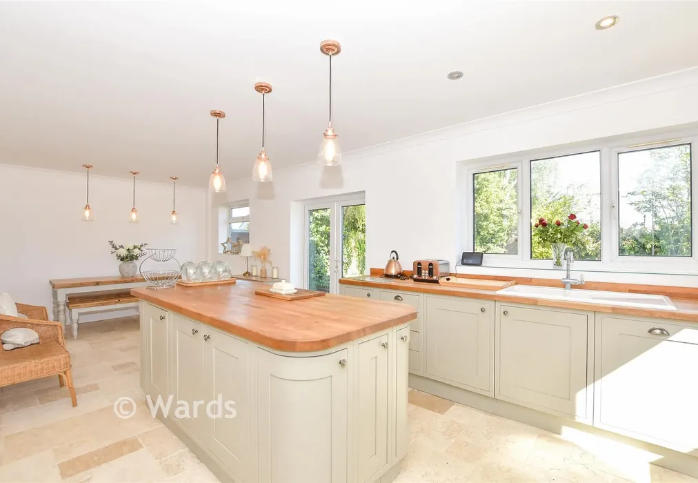 Kitchen/Diner - Edinburgh Road, Isle of Grain, Kent - Wards of Kent