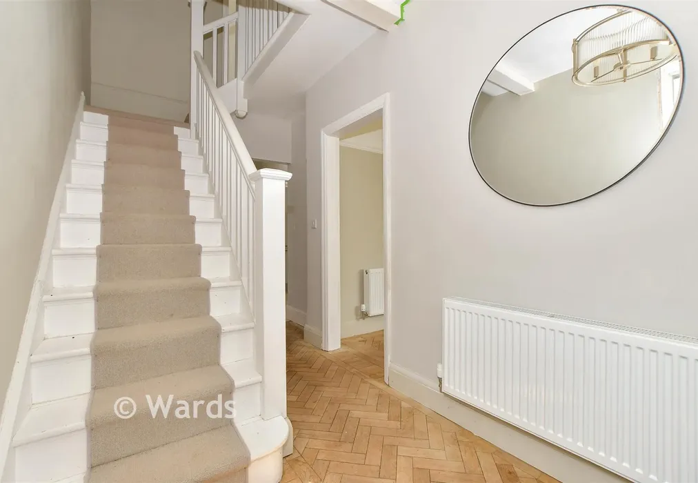 Entrance Hall - Christopher Row, Lynsted, Kent - Wards of Kent
