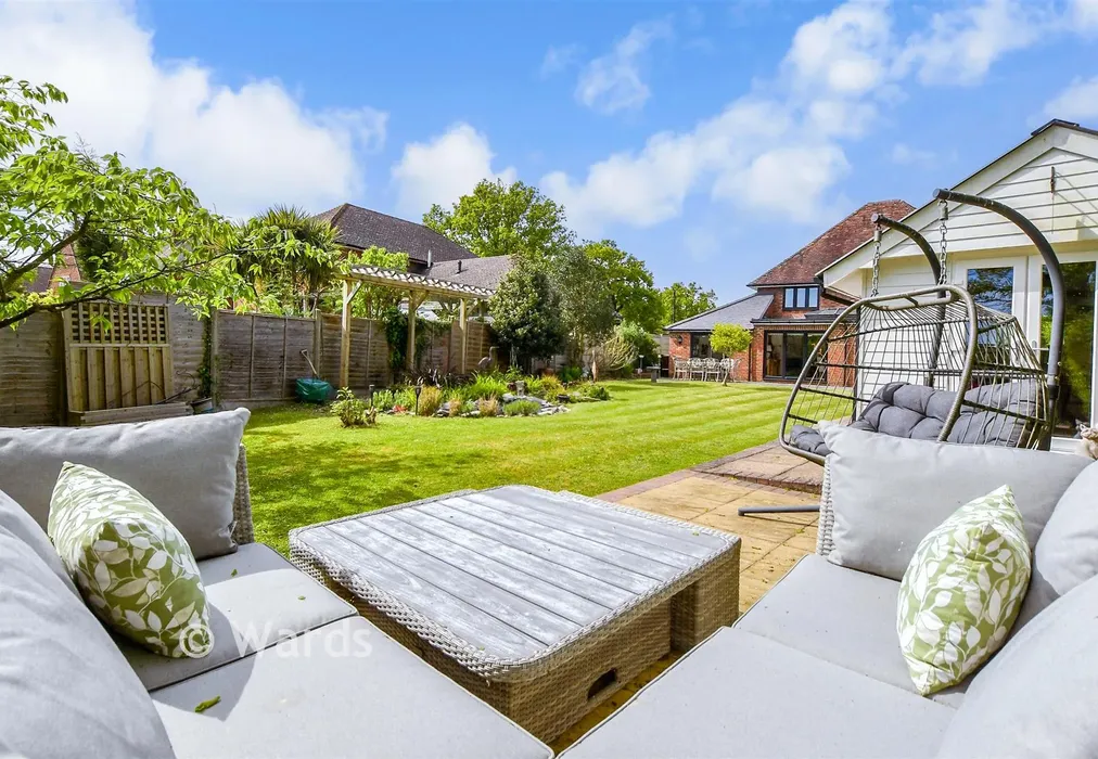 External Lifestyle Photograph - High Halden, Ashford, Kent - Wards of Kent