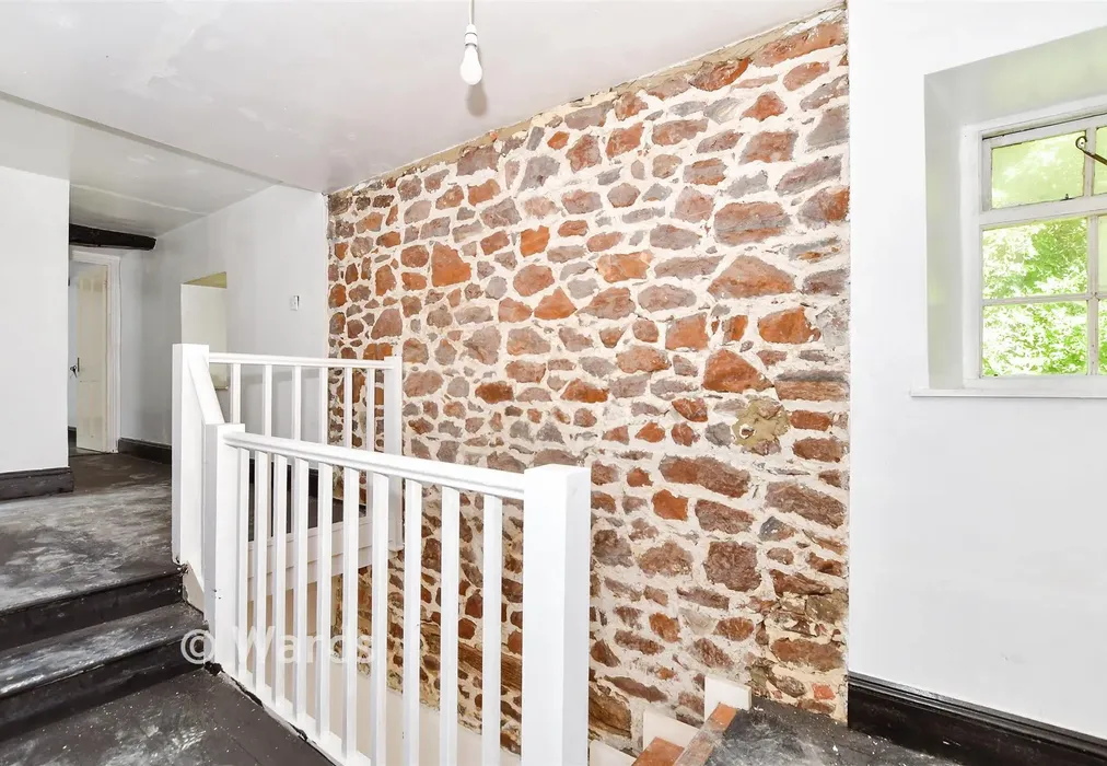 Landing - Church Lane, Trottiscliffe, West Malling, Kent - Wards of Kent