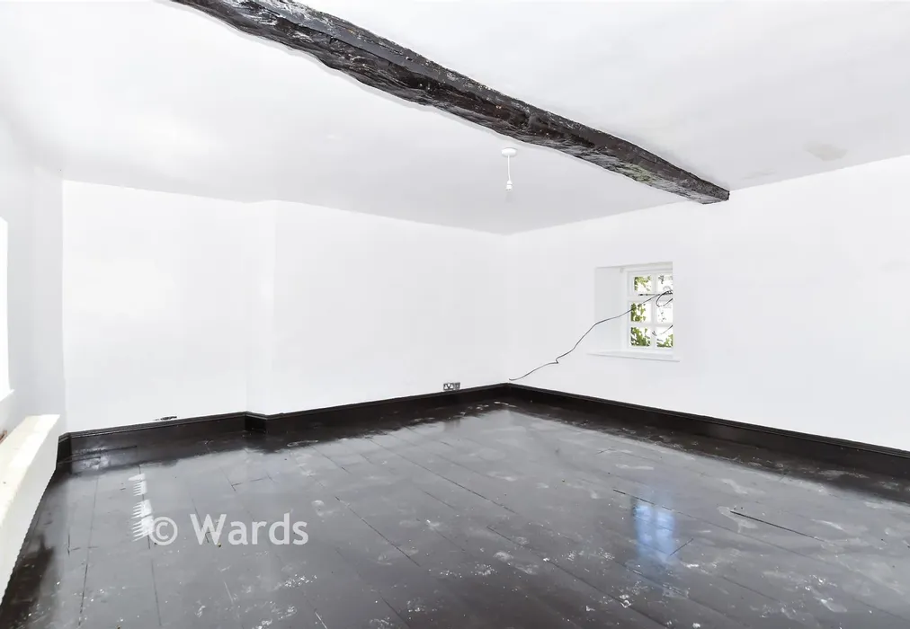 Bedroom 1 - Church Lane, Trottiscliffe, West Malling, Kent - Wards of Kent
