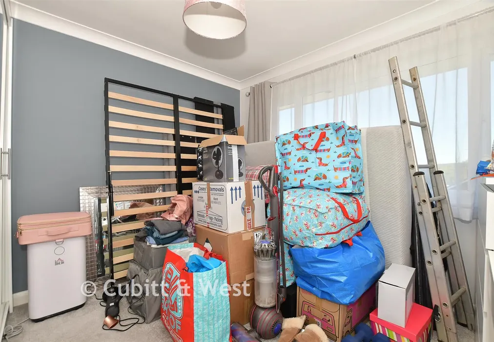Bedroom 2 - Western Gardens, Crowborough, East Sussex - Wards of Kent