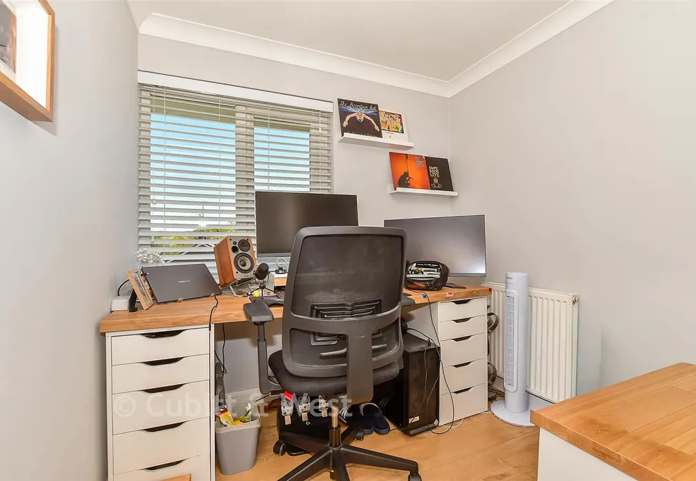 Bedroom 3 - Western Gardens, Crowborough, East Sussex - Wards of Kent