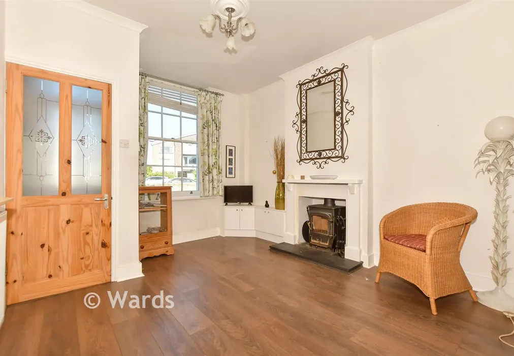Lounge - Albert Road, Hythe, Kent - Wards of Kent