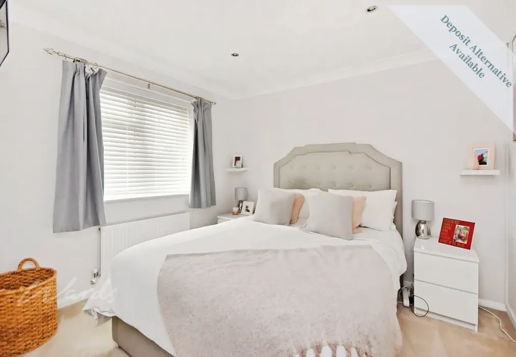Bedroom - Haskard Close Hawkinge CT18 - Wards of Kent