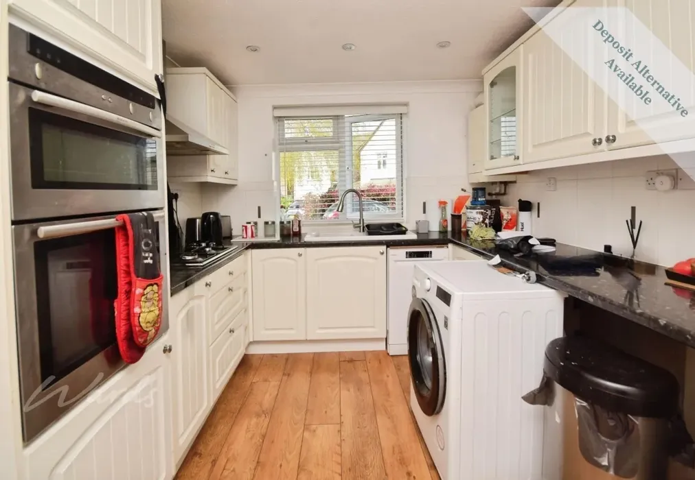Kitchen - Haskard Close Hawkinge CT18 - Wards of Kent