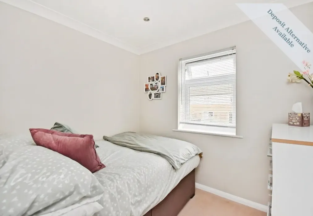 Bedroom - Haskard Close Hawkinge CT18 - Wards of Kent