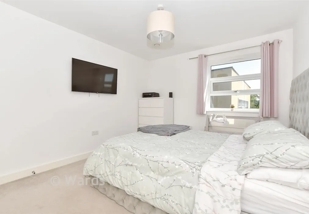 Bedroom 1 - Maidstone Road, Tonbridge, Kent - Wards of Kent