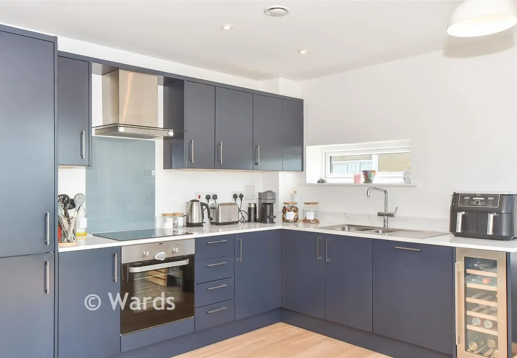 Internal Lifestyle Photograph - Maidstone Road, Tonbridge, Kent - Wards of Kent