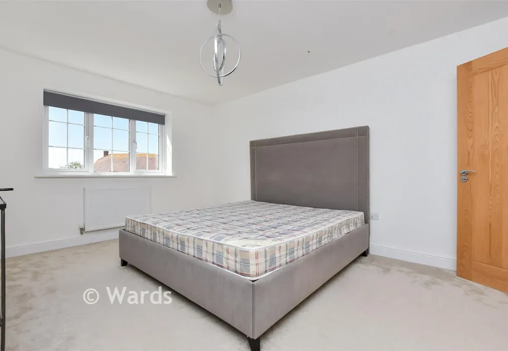 Bedroom 1 - Parish Close, Birchington, Kent - Wards of Kent