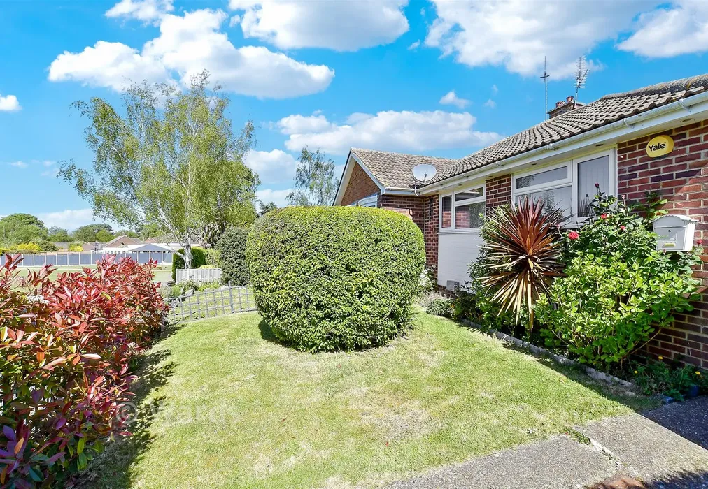 Front Garden - Woodrow Chase, Herne Bay, Kent - Wards of Kent