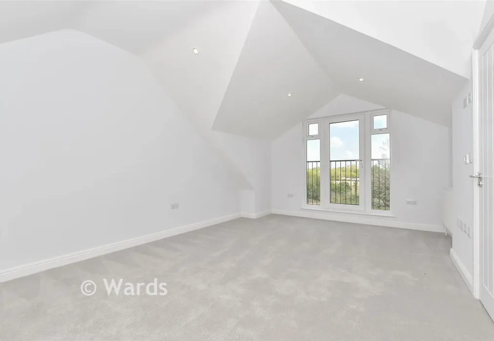 Bedroom 1 - Claygate, Marden, Tonbridge, Kent - Wards of Kent