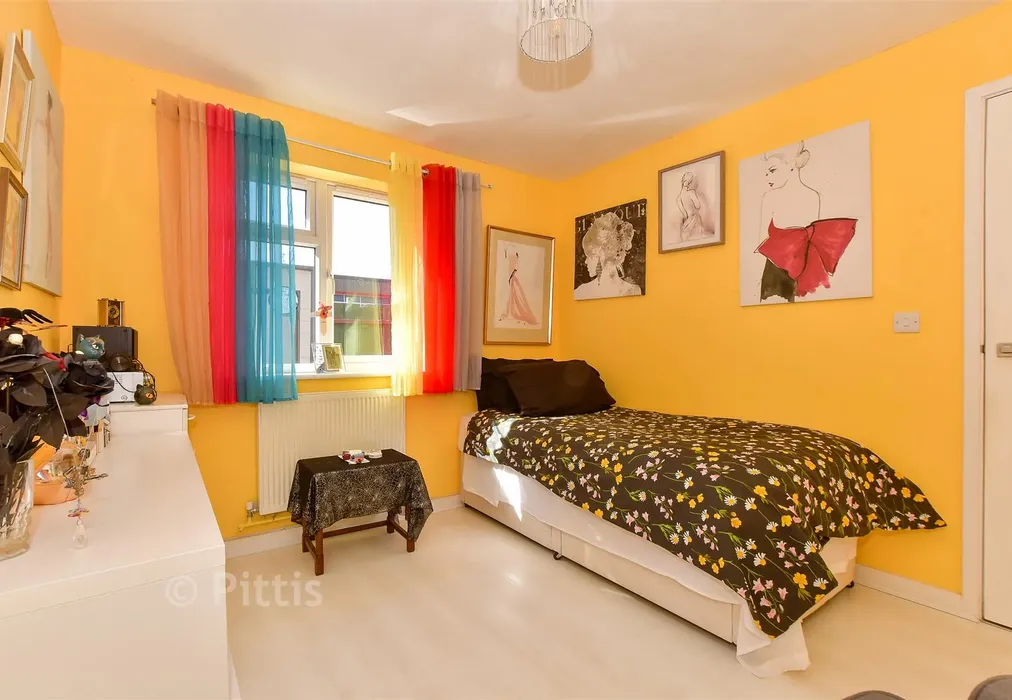 Bedroom 2 - Avenue Road, Sandown, Isle of Wight - Wards of Kent