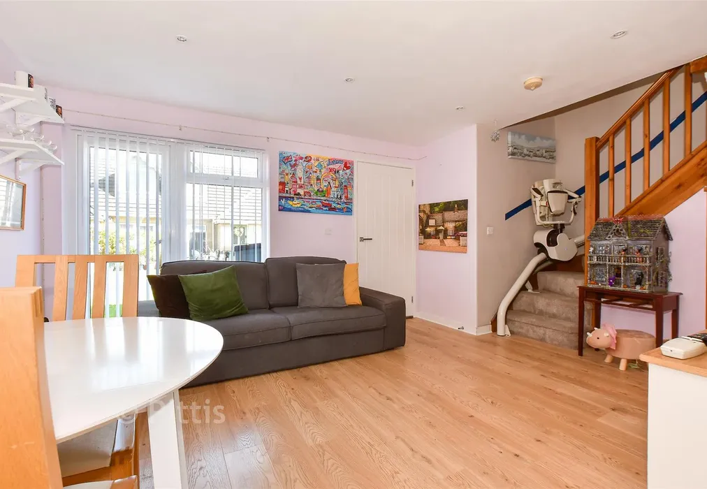 Lounge/Dining Area - Avenue Road, Sandown, Isle of Wight - Wards of Kent