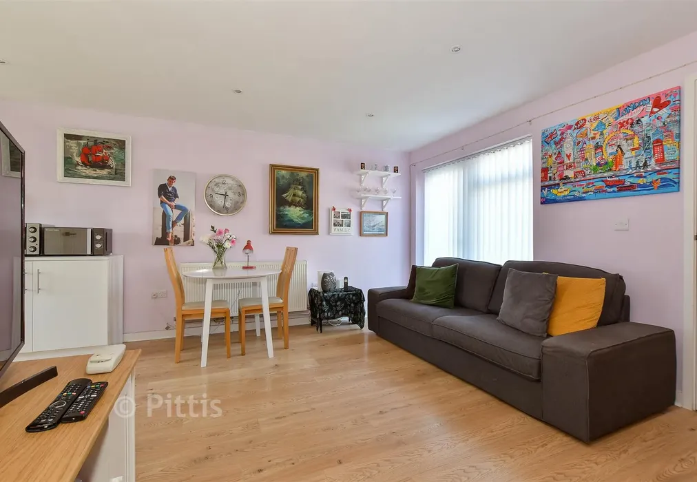 Lounge/Dining Area - Avenue Road, Sandown, Isle of Wight - Wards of Kent
