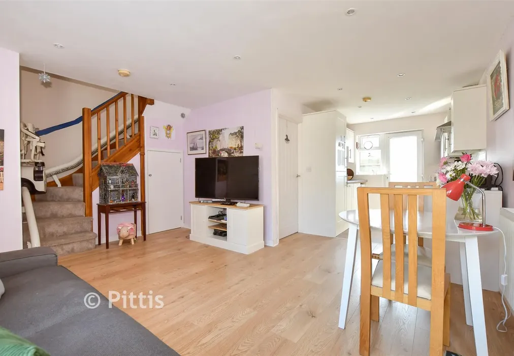 Lounge/Dining Area - Avenue Road, Sandown, Isle of Wight - Wards of Kent