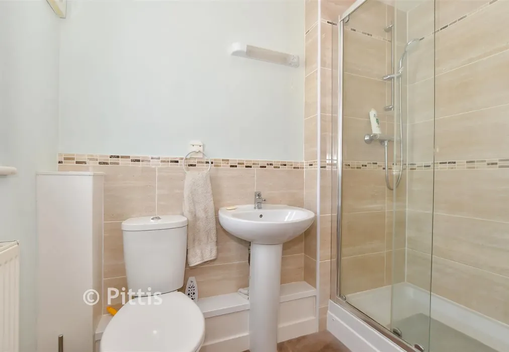 Shower Room - Avenue Road, Sandown, Isle of Wight - Wards of Kent