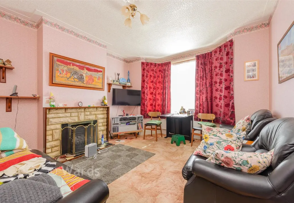 Lounge - Lime Avenue, Northfleet, Kent - Wards of Kent