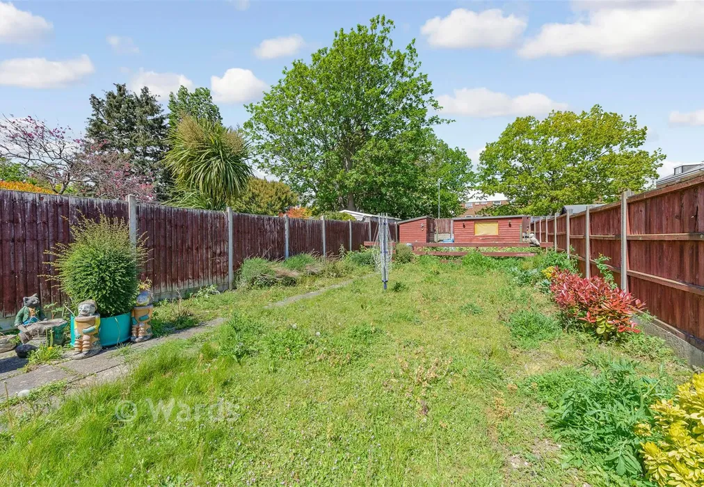 Rear Garden - Lime Avenue, Northfleet, Kent - Wards of Kent