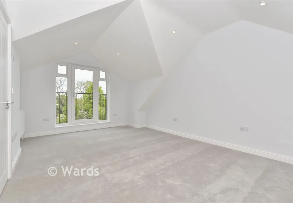 Bedroom 1 - Claygate, Marden, Tonbridge, Kent - Wards of Kent