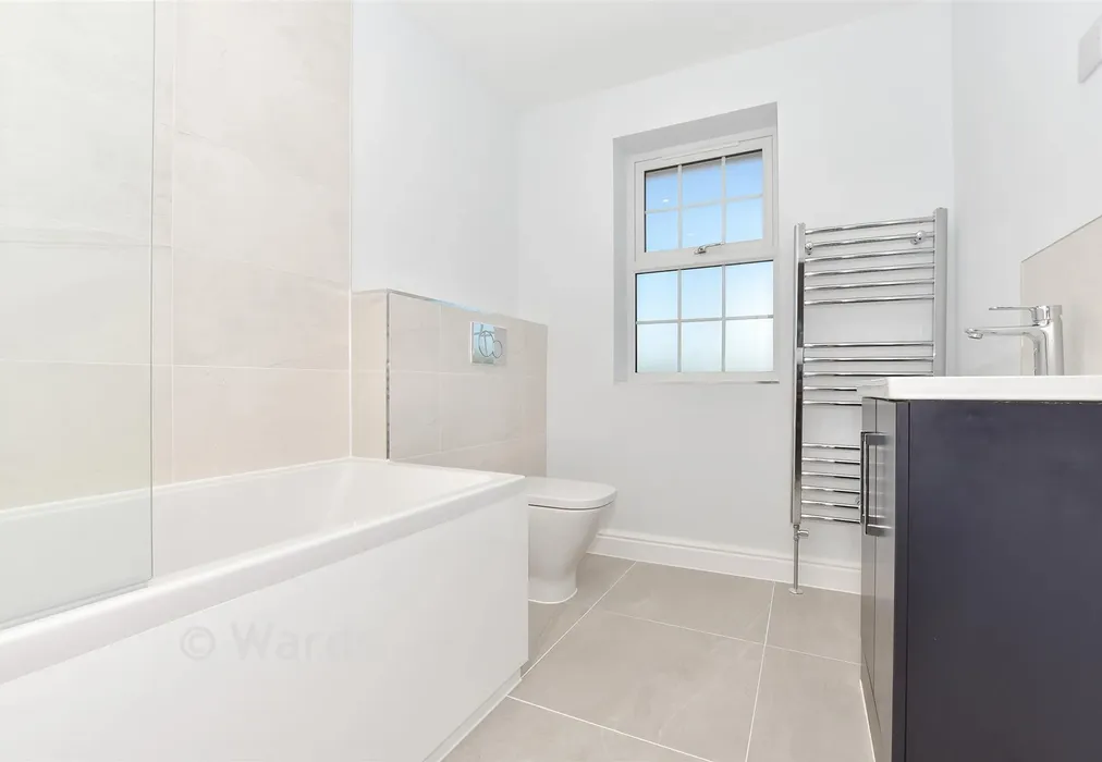 Bathroom - Claygate, Marden, Tonbridge, Kent - Wards of Kent